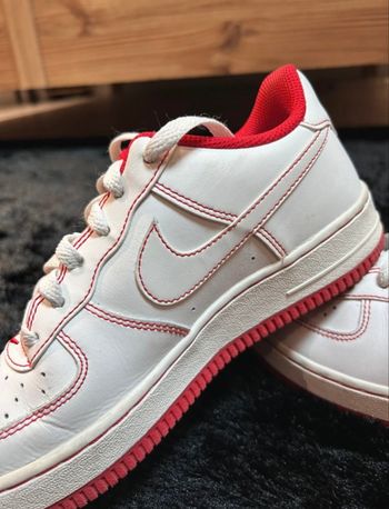 Air force rouge et blanche