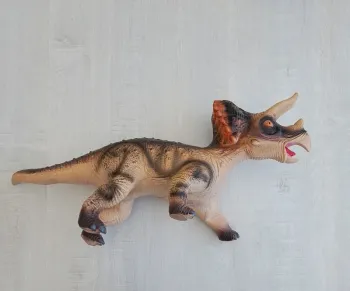 Jouet grand dinosaure - figurine - triceratops