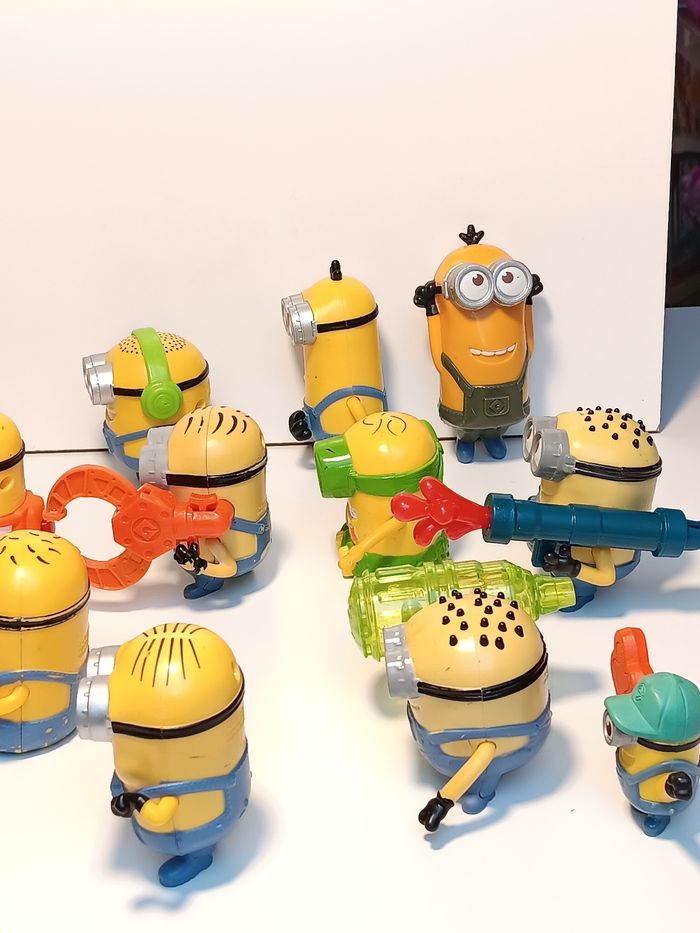 Gros lot 16 grande figurines vintage Moi moche et méchant , les minions 
Taille 11cm pour la plus grande - photo numéro 8