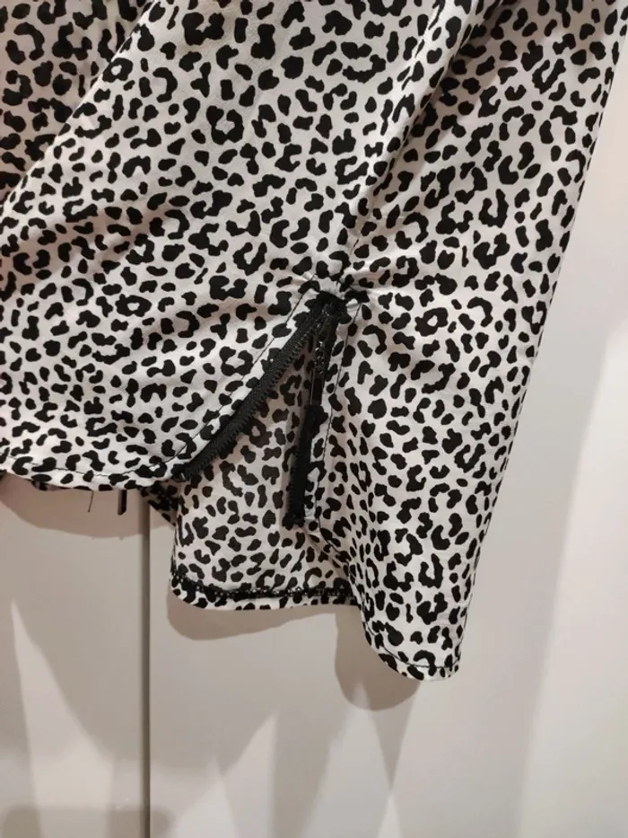 Lot 2 tops motifs léopard - 36 - très bon état - photo numéro 9