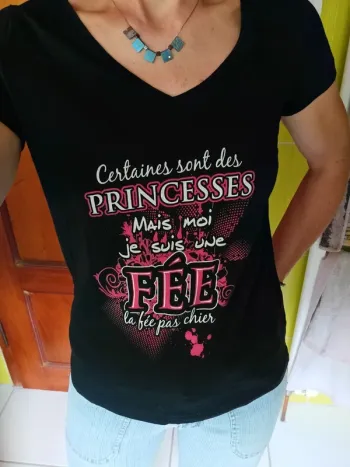 T-shirt femme noir la fée pas chier!