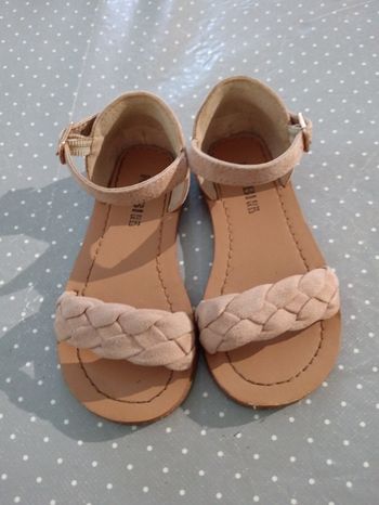 Sandale taille 22