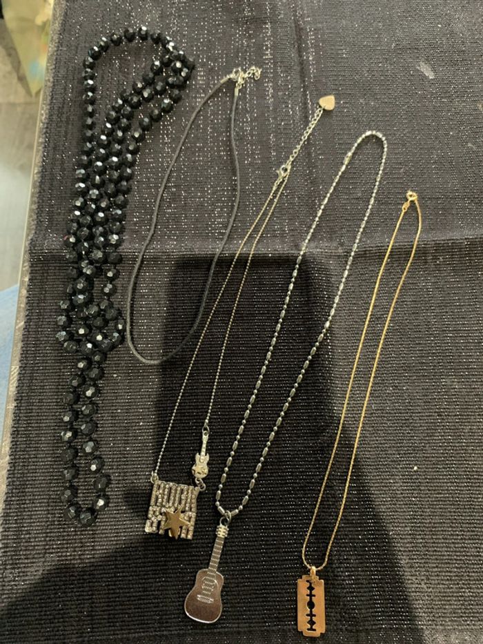 Lot de colliers