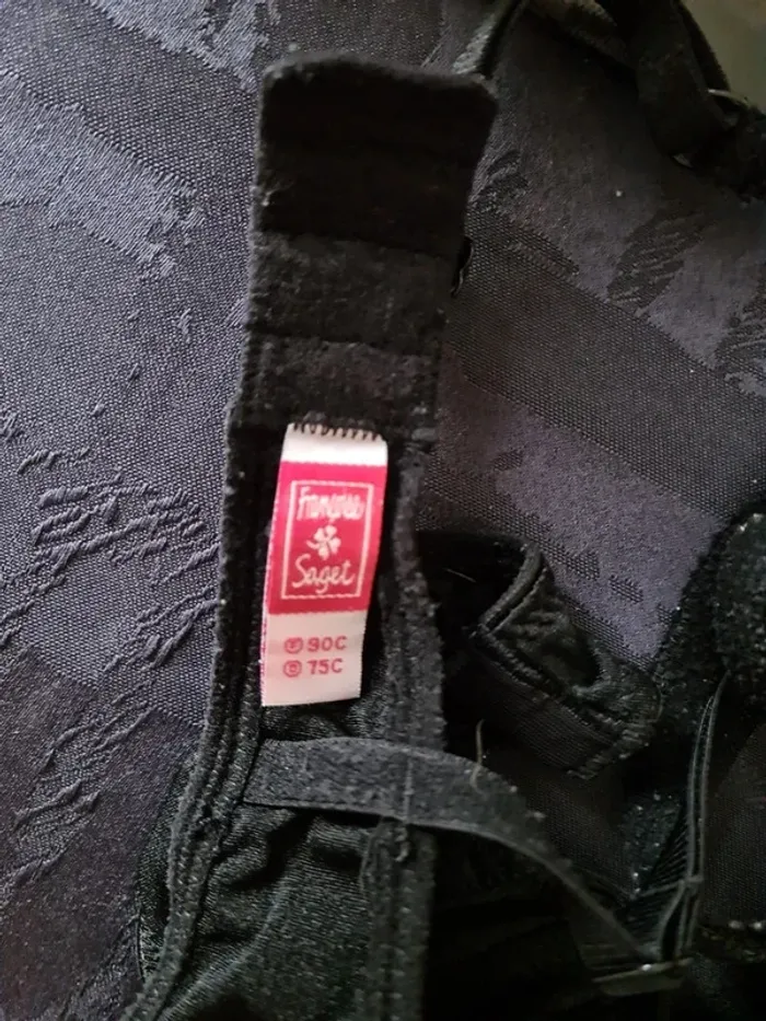 Soutien-gorge - photo numéro 3