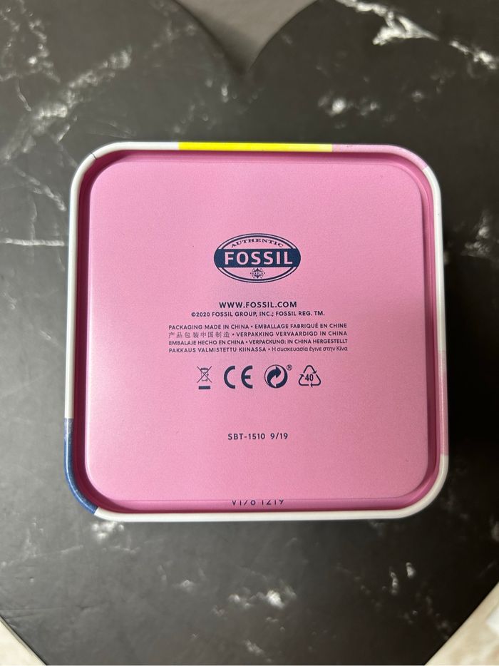 Montre Fossil rose - photo numéro 4