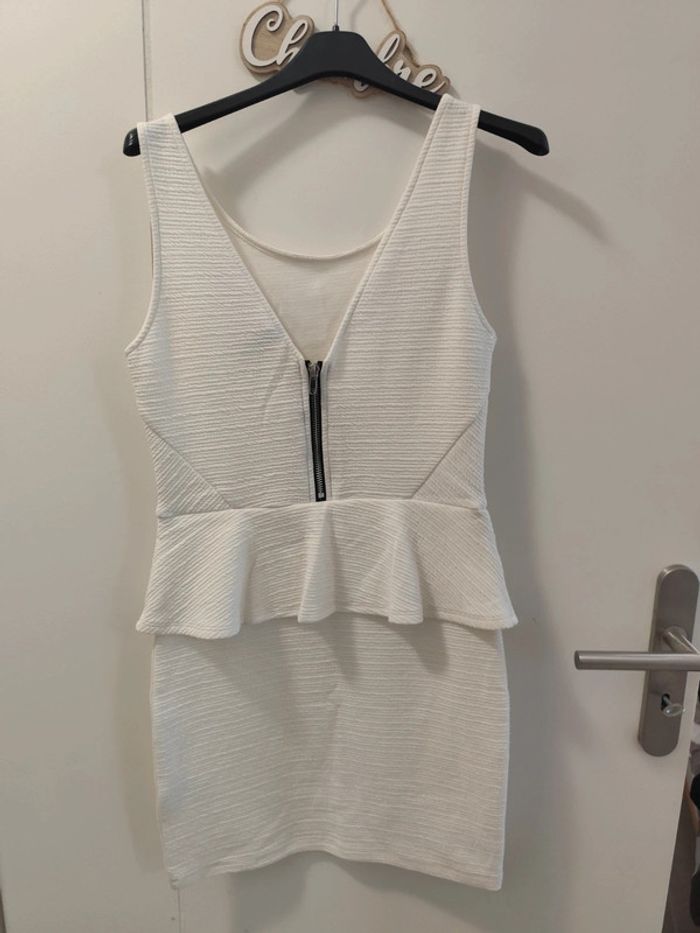 Petite robe blanche d'été - photo numéro 3