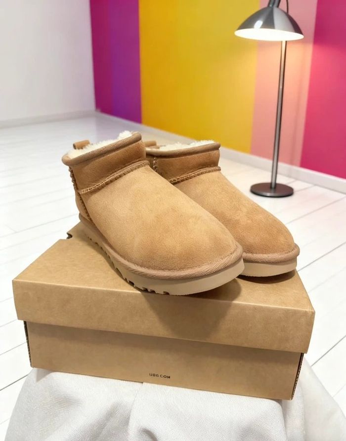 Ugg Classic Mini Taille 39 - photo numéro 2