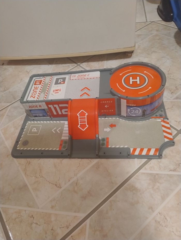 Route à construire  garage parking héliport - photo numéro 3