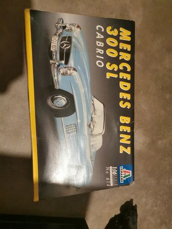 Maquette de voiture Mercedes 300 sl cabrio