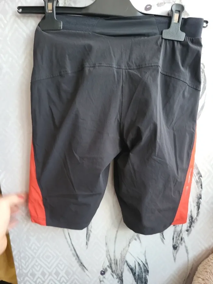 Short vélo neuf - photo numéro 4