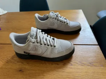Nike Air Force 1 '07 chaussures homme basket gris noir état neuf utilise 3 fois