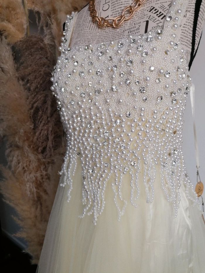 Robe de cérémonie ou shooting photo taille M neuve avec étiquette - photo numéro 3