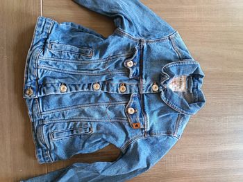 Veste en jeans taille 5/6 ans 