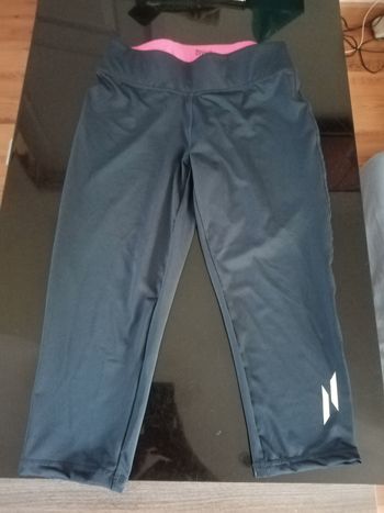 Pantacout sport taille M  maque crivit