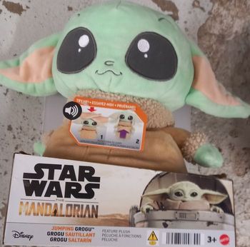 Mattel Star Wars Peluche Grogu sautillant avec actions et effets sonores, jouet