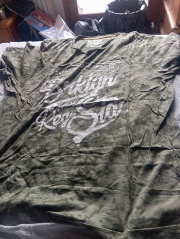 T-shirt court