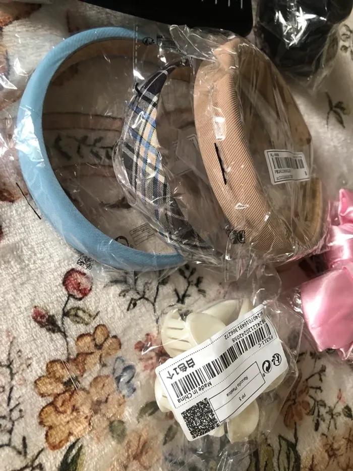 Lot accessoires femme Neuf pour cheveux - photo numéro 3