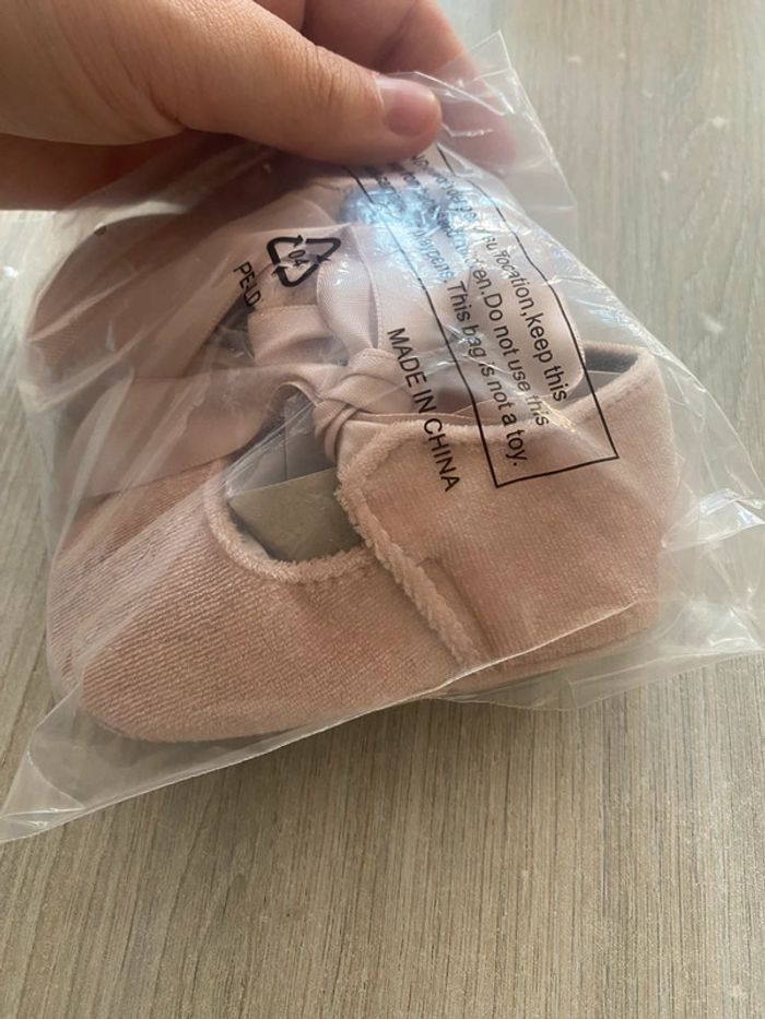 Chausson bébé rose poudré - photo numéro 2