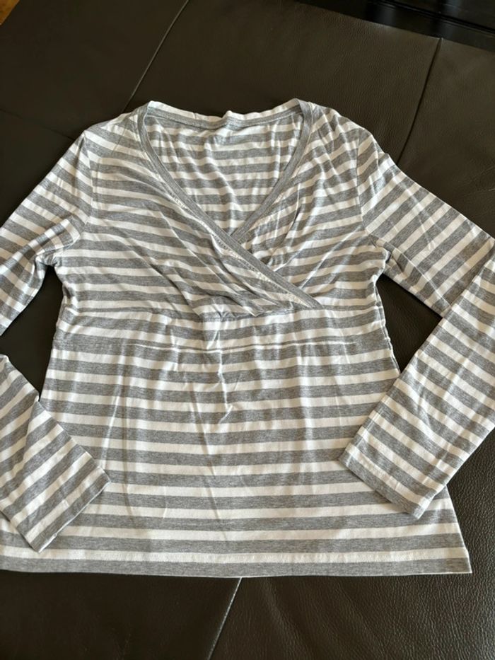 Blouse / t-shirt cache cœur taille 42