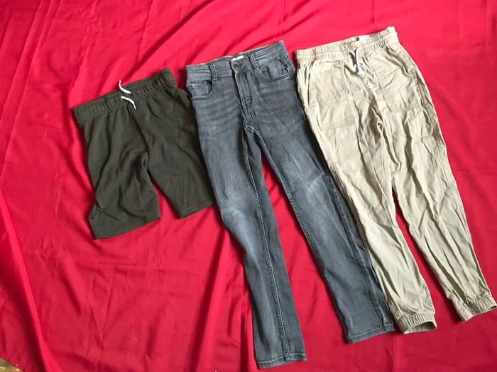 Lot de 2 panralons+1 shirt enfant taille 10 ans - photo numéro 2