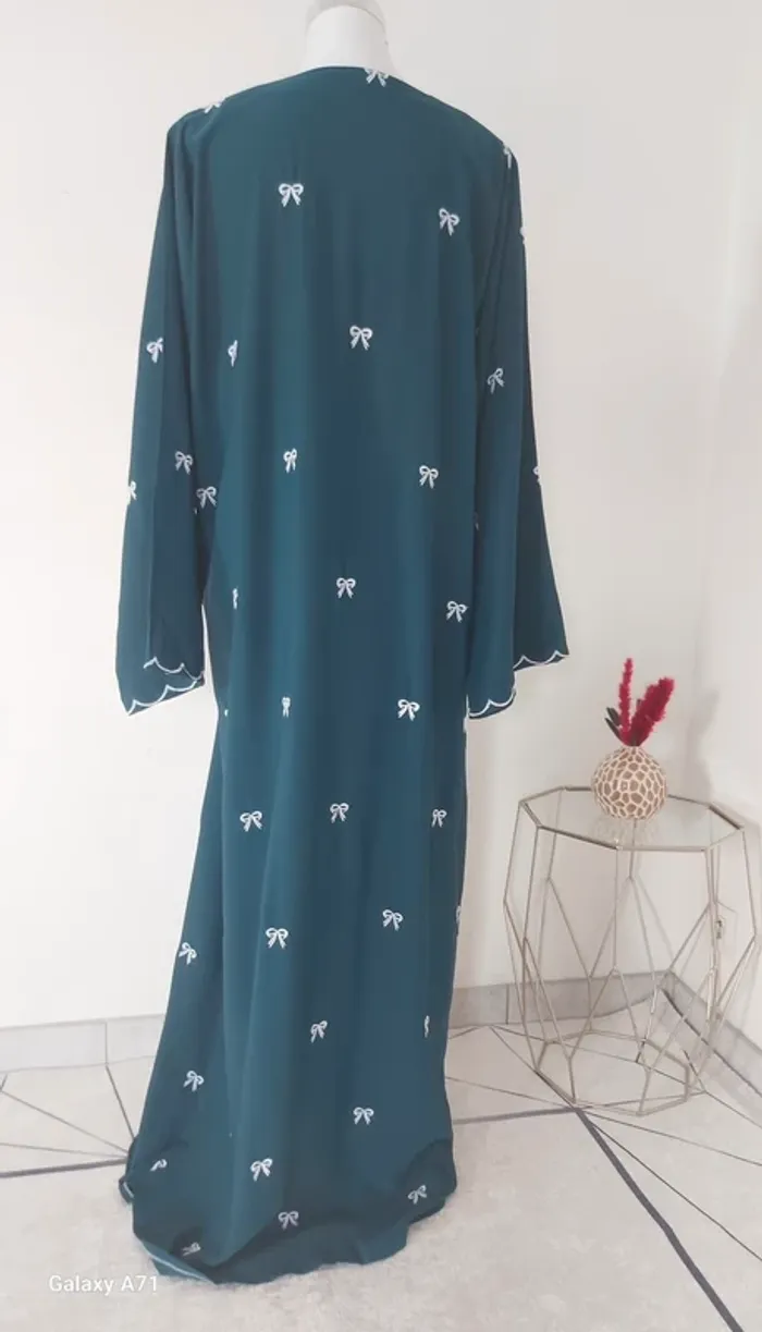 Robe Dubai avec motifs neuve - photo numéro 8