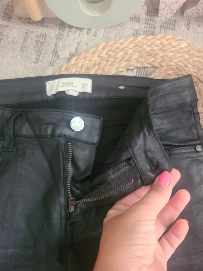 Pantacourt noir simili cuir _ taille XS/34 - photo numéro 2