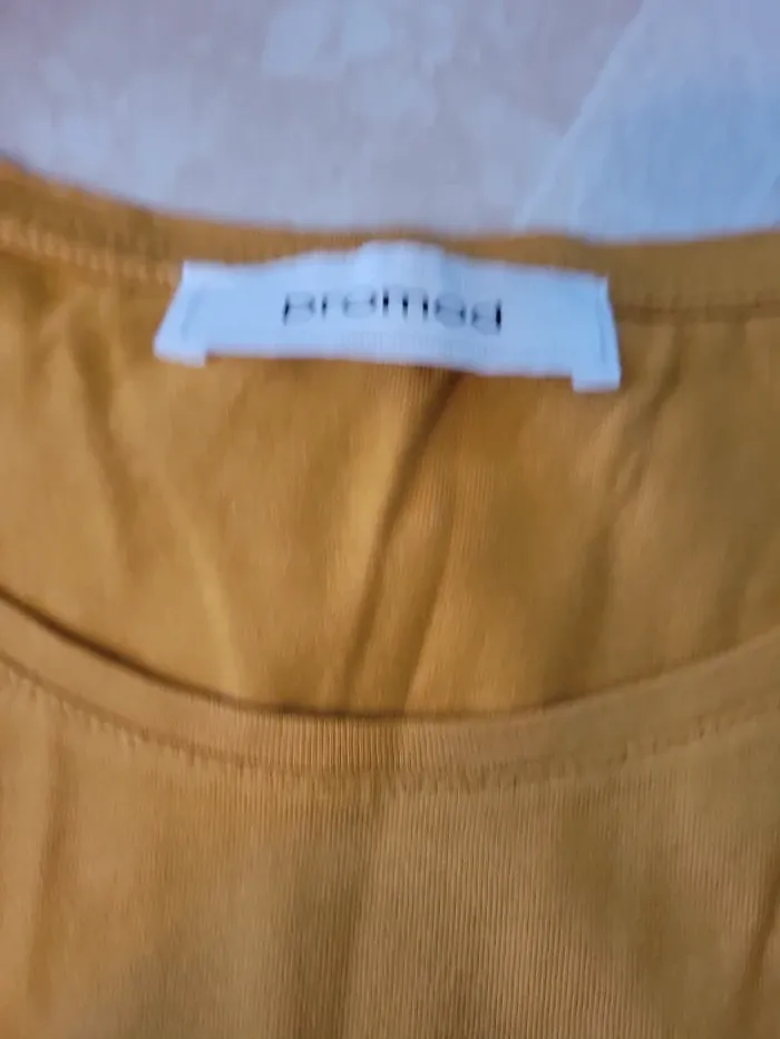 Joli Tee-shirt taille M - photo numéro 3