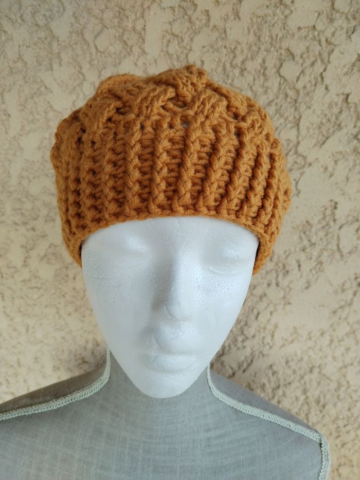 Bonnet Béret crochet couleur moutarde