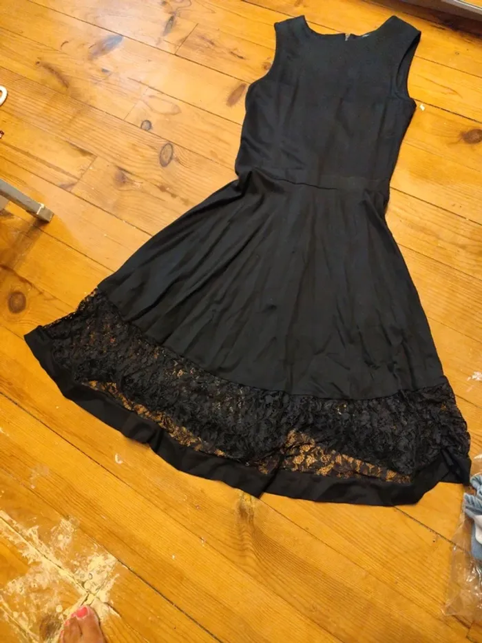 Robe noire longueur midi French Connection XS neuve - photo numéro 2