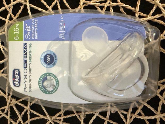 Physio Forma Soft Sucette Silicone Transparente 6-16 Mois de Chicco - photo numéro 2