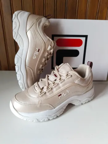 Magnifique paire de baskets sneakers femme  marque Fila pointure 37