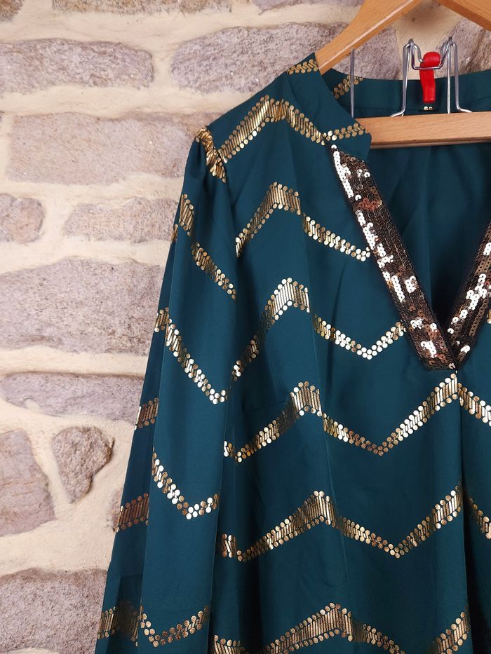Robe manches longues vert et dorée Femme taille 54 marque Asos 💎 - photo numéro 2