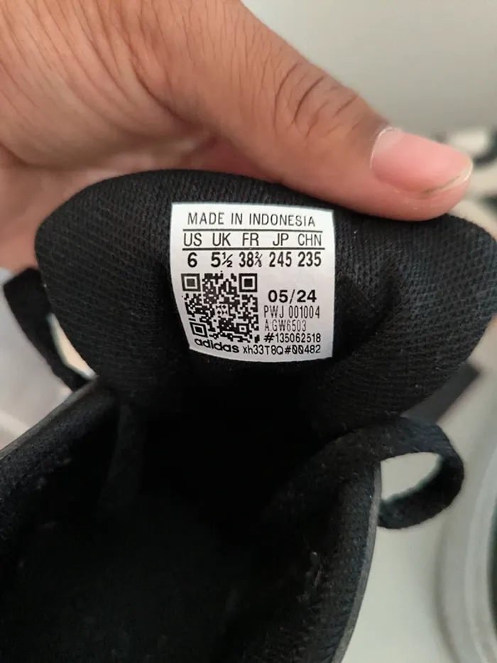Basket adidas noire. taille 38 1/2. - photo numéro 4