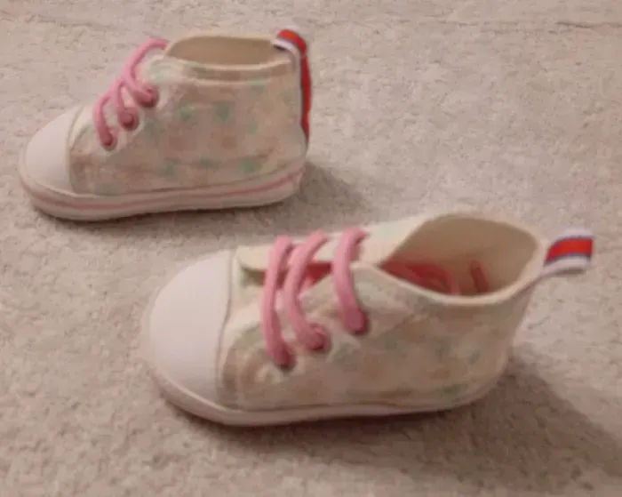 Chaussures 3/6 mois (réf perso 13)(familleac72) - photo numéro 2