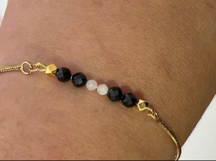 Bracelet en Spinelle et Acier Inoxydable Doré - Bijou Élégant et Naturel