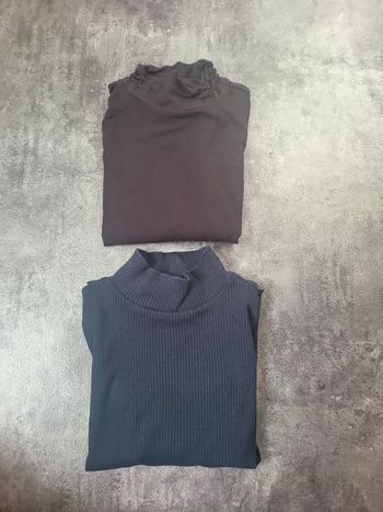 Lot 2 sous pull fille 4 ans très bon état