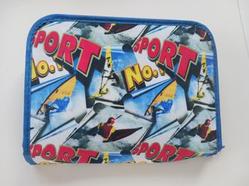 trousse multicolore garnie
