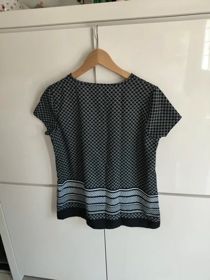 Blouse noire à motifs géométriques – Taille 40 – Très bon état - photo numéro 6