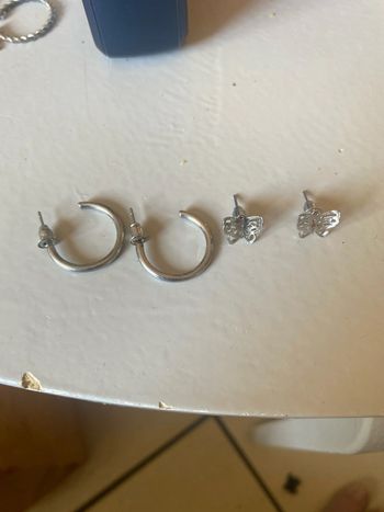 Lot de deux paires de boucle d oreille