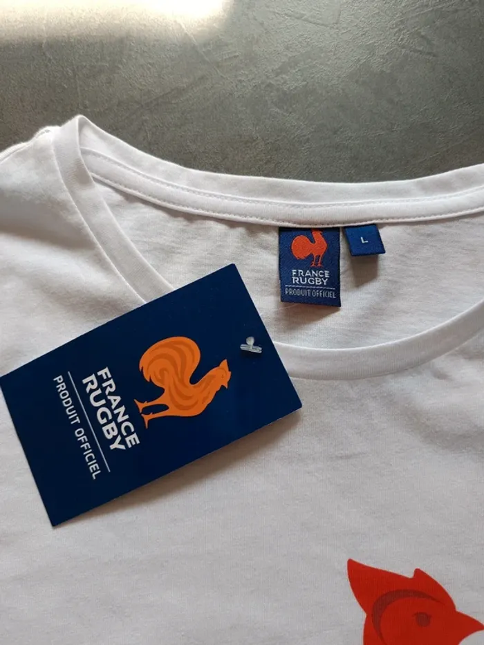 Vends tee-shirt France rugby officiel taille L neuf. - photo numéro 3