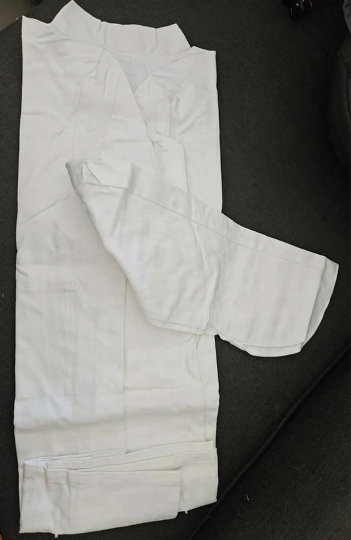 Veste de cuisinier
Bragard.
Taille : 44
Neuve - photo numéro 5