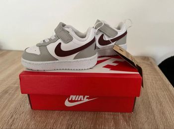 Nike baskets bébé taille 19,5 / 10 cm - neuves avec boîte
