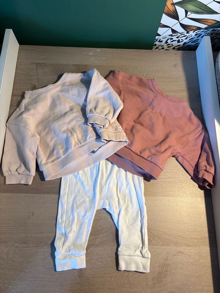 Jogging et pulls oversize / 6 mois