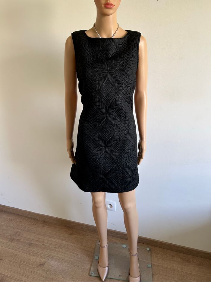 Robe noire sans manches Naf Naf taille 38 jamais portée - photo numéro 3