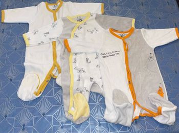 Lot 3 pyjamas bébé Trois Kilos Sept 3mois
