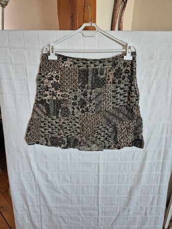 jupe courte d'été taille 44