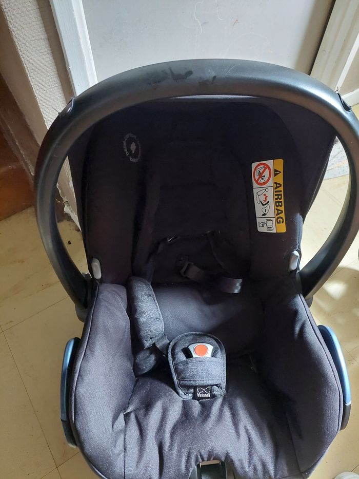 Je vend ma poussette et mon cosy