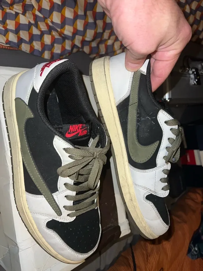 Basket air Jordan 1 officiel Travis Scott 1985 rétro édition limitée rare - photo numéro 4