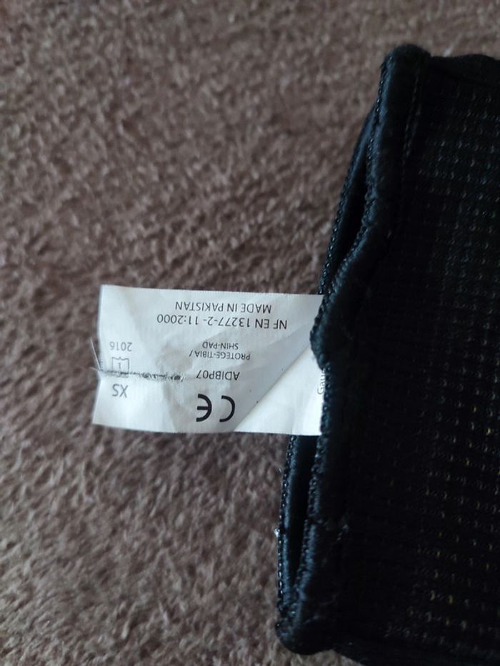 Protège-tibias Adidas taille XS – enfant 4 à 7 ans - photo numéro 2