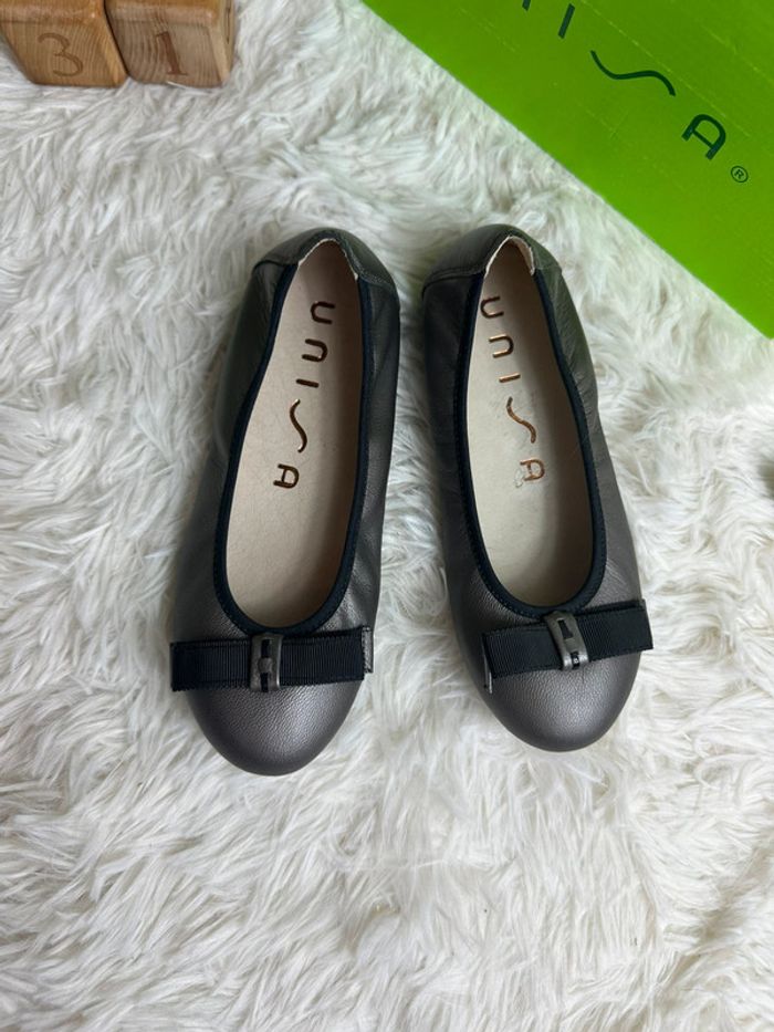 Paire de ballerine Unisa taille 31 - photo numéro 2